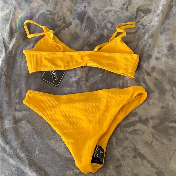 Bikini - Picture 4 of 5